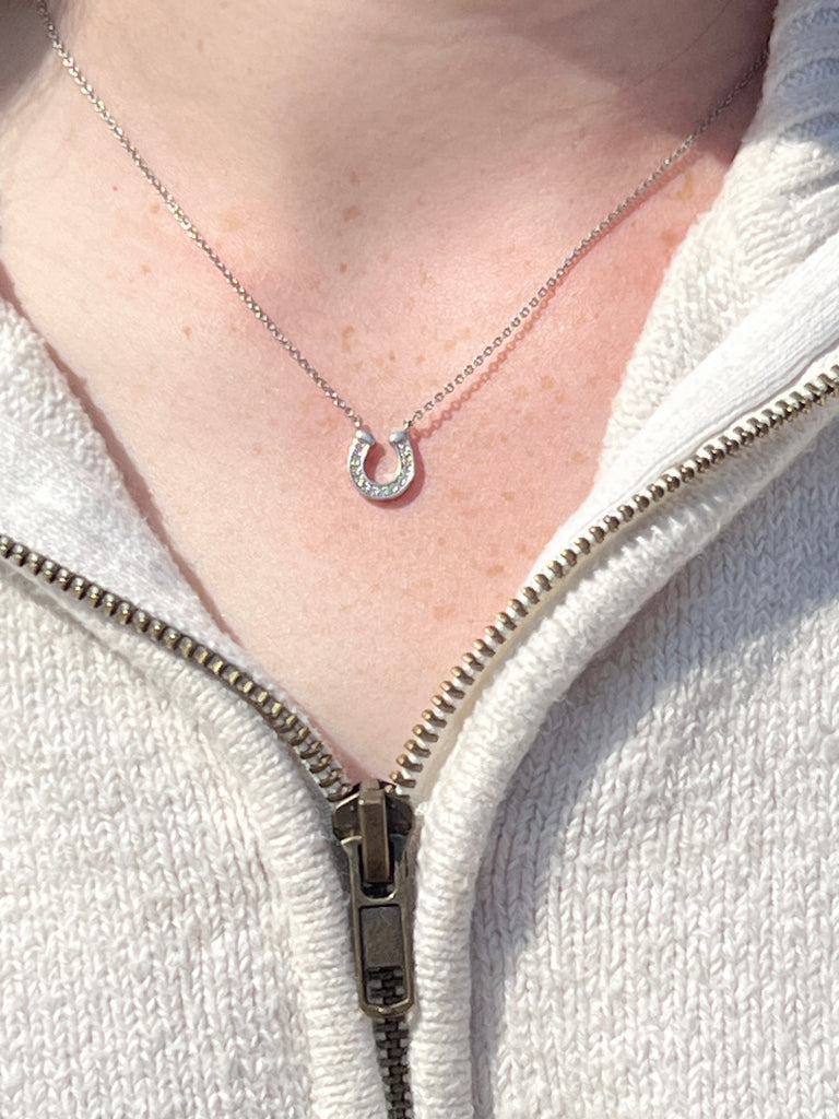 Sparkle horseshoe necklace